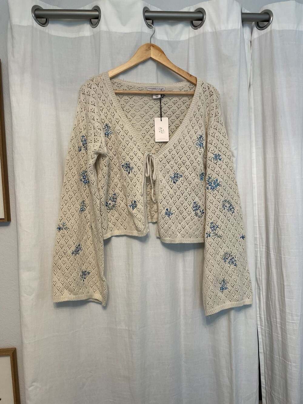 Sincerely Jules Floral Embroidered Pointelle Tie Front Cardigan, Size XL
Fairy